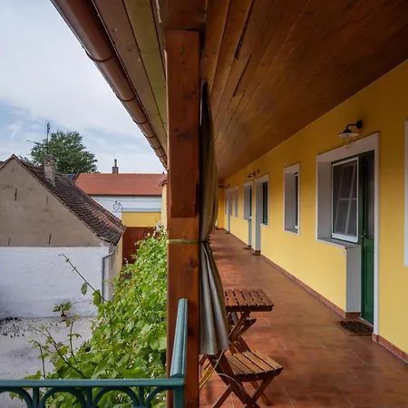 Kroupa * Dolní Dunajovice