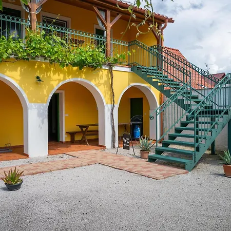 Kroupa Homestay Dolni Dunajovice